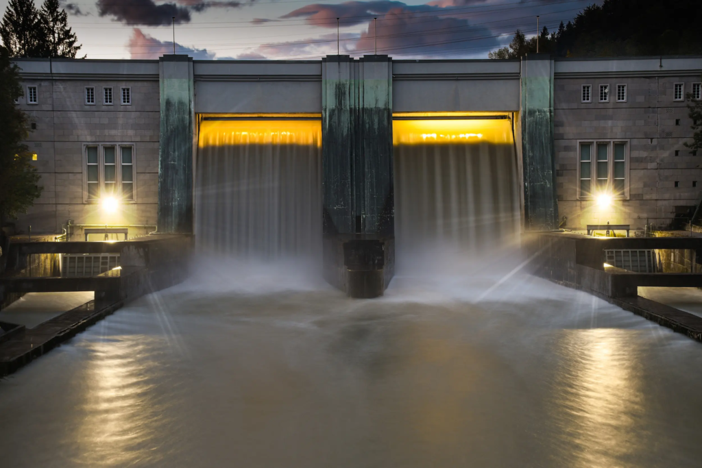 Barrage hydroélectrique, un mode de production d'électricité fourni aux entreprises par les fournisseurs du marché.